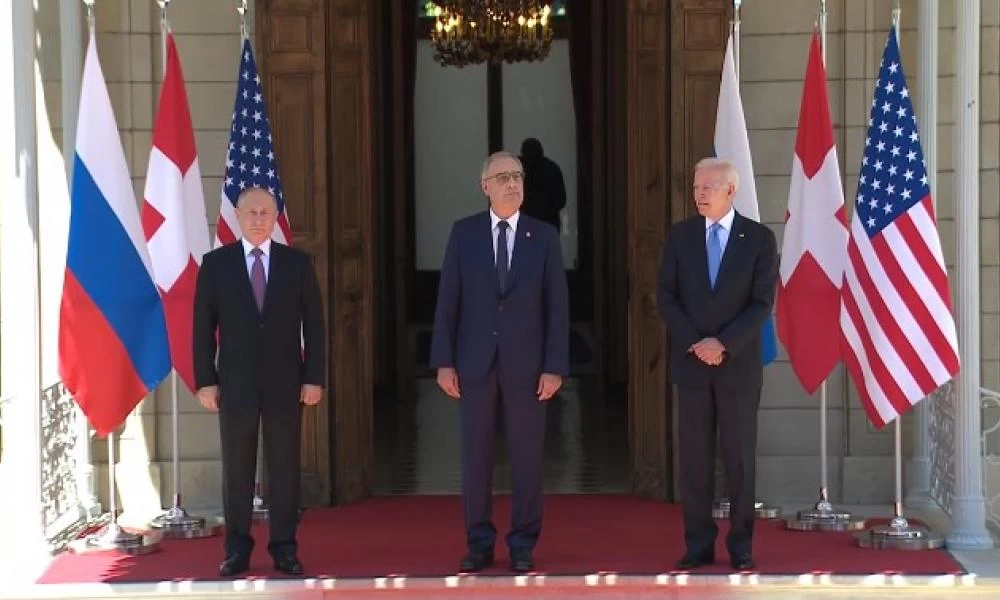 Σε εξέλιξη η συνάντηση Μπάιντεν-Πούτιν